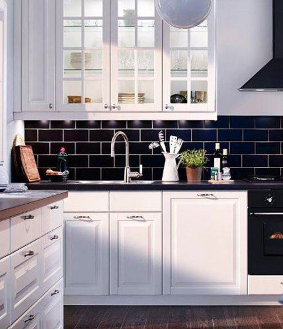 чёрная керамическая плитка subway tile