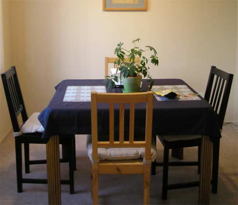 mismatched-dining-room