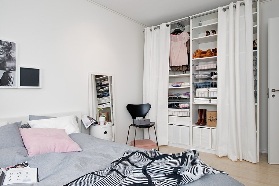 Crowded-Bedroom