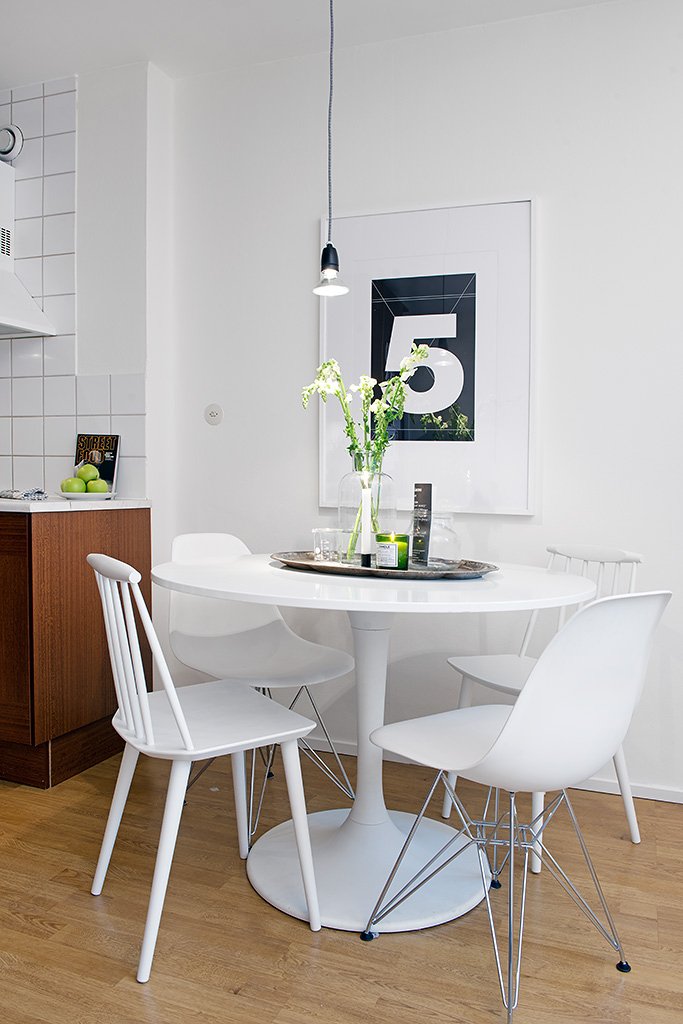 Number-Five-Hanged-on-the-Wall