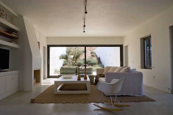 1262878886-aloni-interior