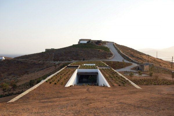 1262878900-aloni-south-int-garden-planted-roof-1000x669