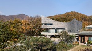 architecture-curving-house-joho