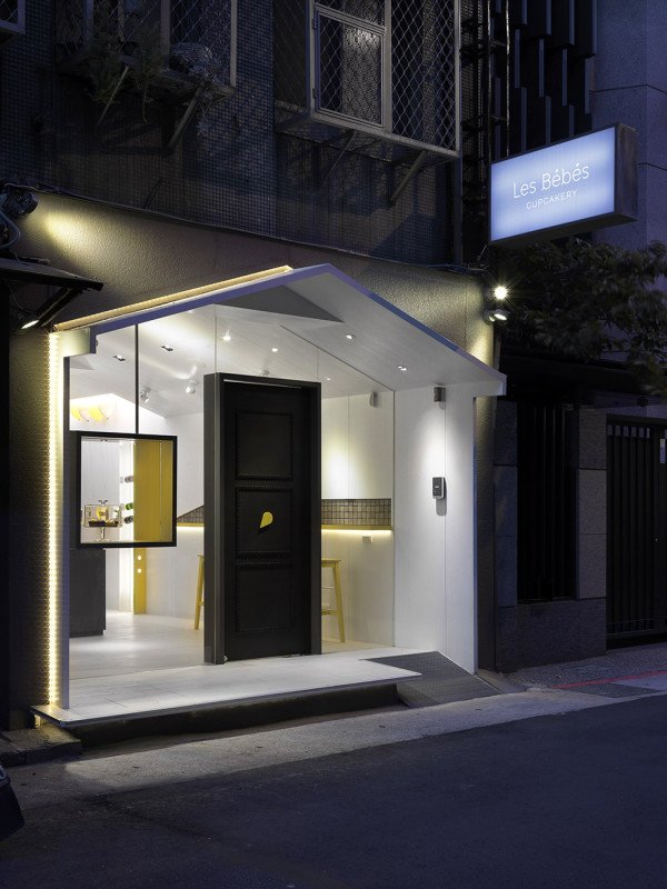 the-cozy-house-shaped-cupcake-shop-les-bebes-cupcakery-image-0