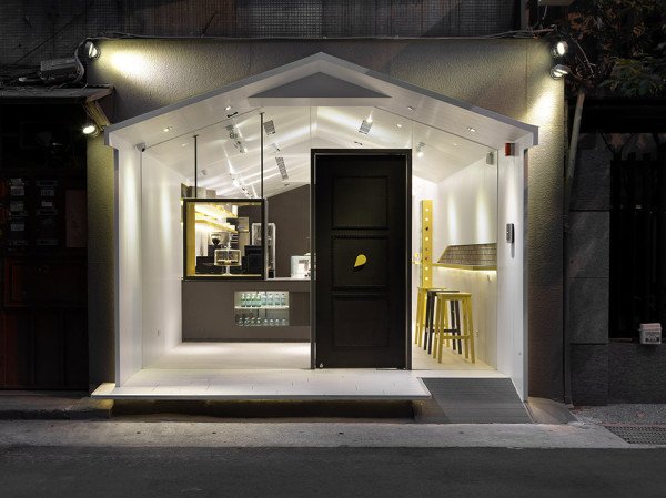 the-cozy-house-shaped-cupcake-shop-les-bebes-cupcakery-image-1